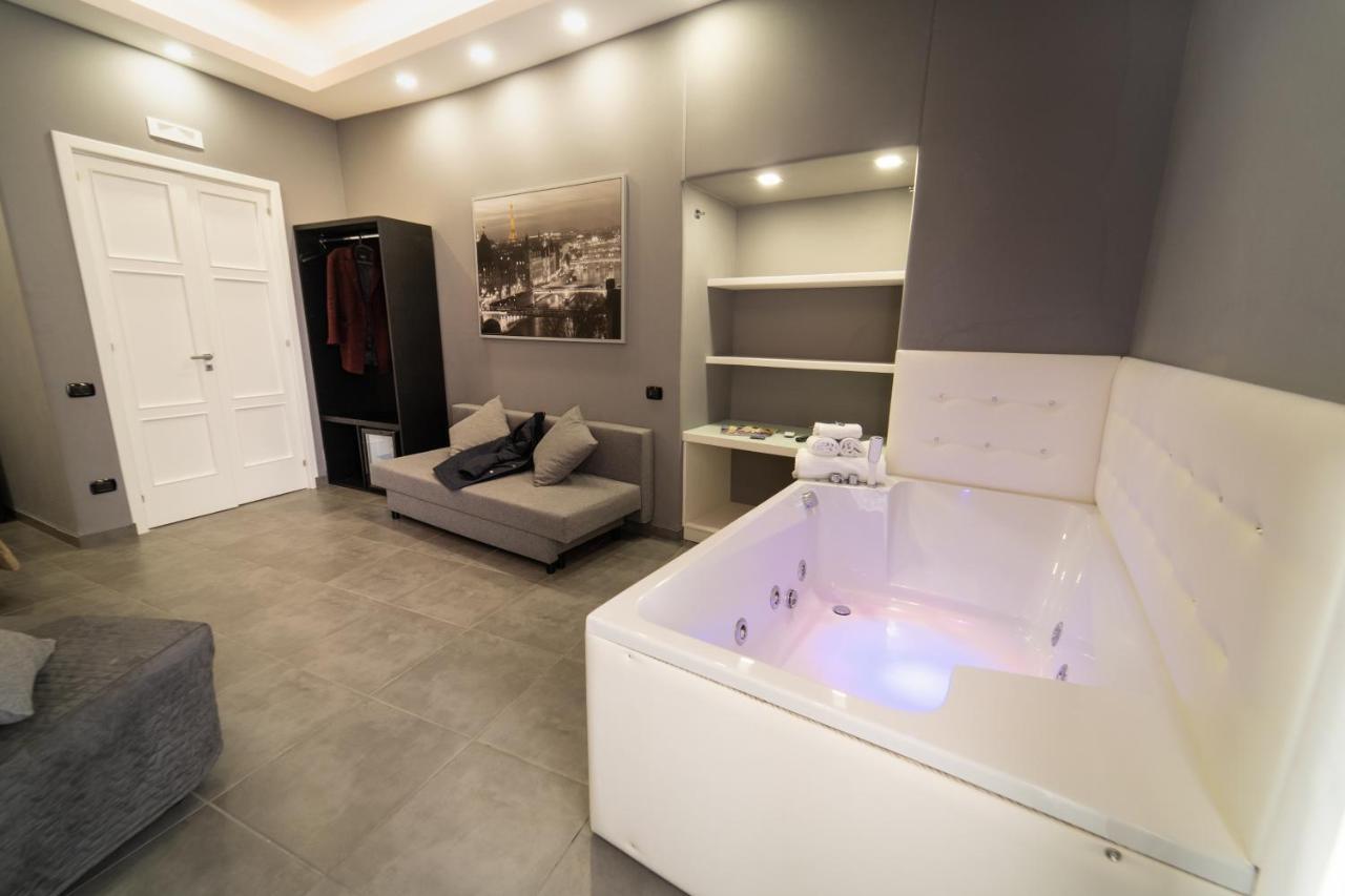 Royal House Napoli Centro, By Clapa Group Hotel Luaran gambar